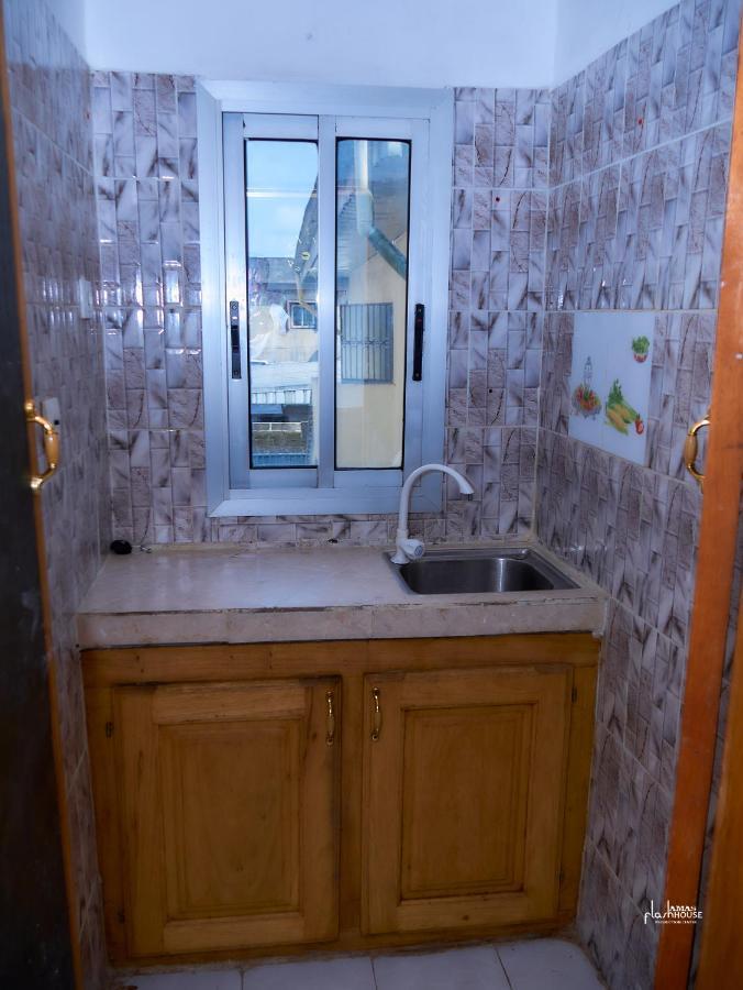 Naiveli-Palm Appartement Meuble Sobre Et Chic Douala Exteriér fotografie