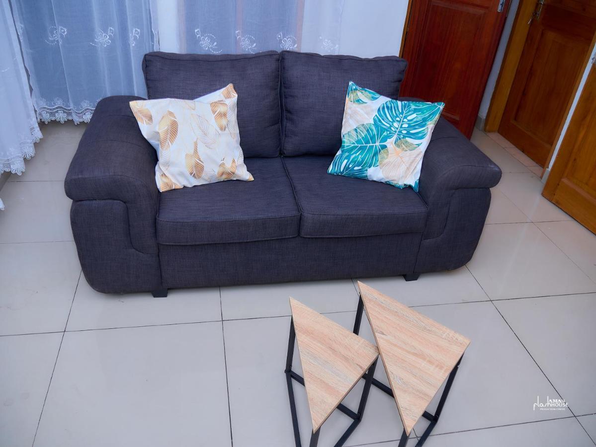 Naiveli-Palm Appartement Meuble Sobre Et Chic Douala Exteriér fotografie